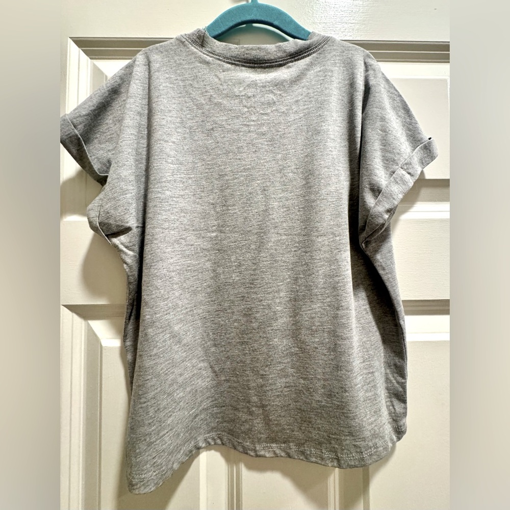 CHASER NWOT SZ 6 Def Leppard Gray Graphic T-Shirt with rolled short sleeves - Picture 3 of 5
